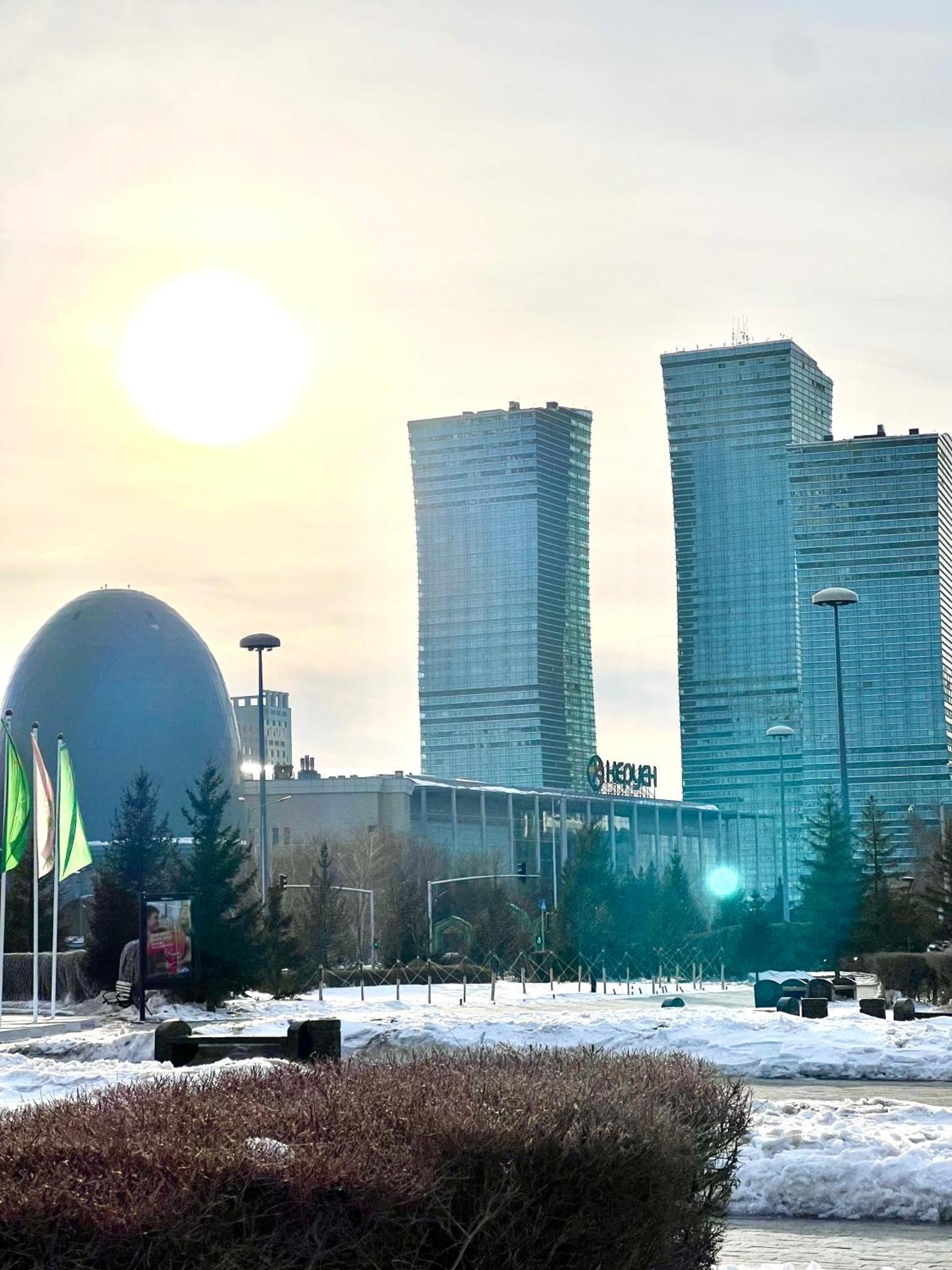 7 Очень Теплая Возле Байтерека Квартира Для 1-4 Человек Astana Exteriör bild
